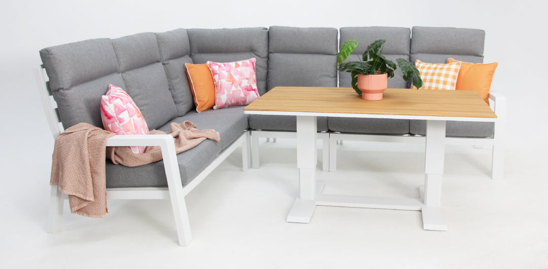 Dellaware Corner Lounge Setting