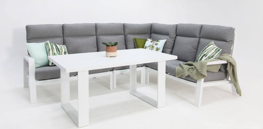 Dellaware Quaynor LD Lounge Setting