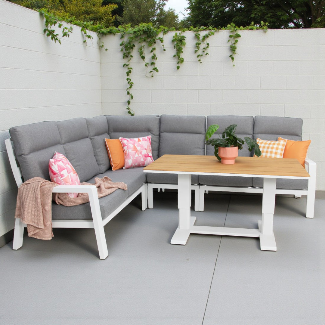 Dellaware Corner Lounge Setting