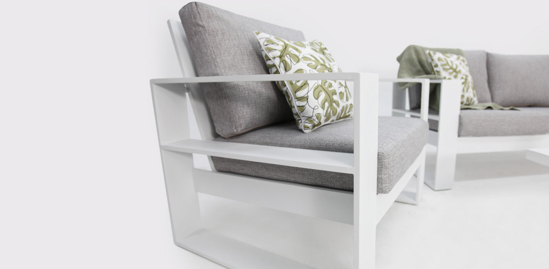 Quaynor 211CT Lounge Setting - White