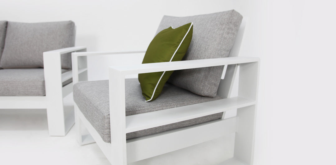 Quaynor 211CT Lounge Setting - White