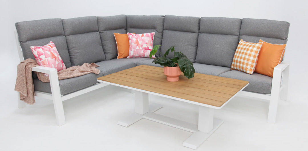 Dellaware Corner Lounge Setting