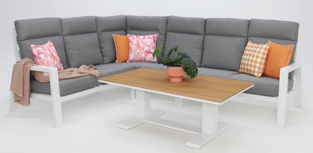 Dellaware Corner Lounge Setting